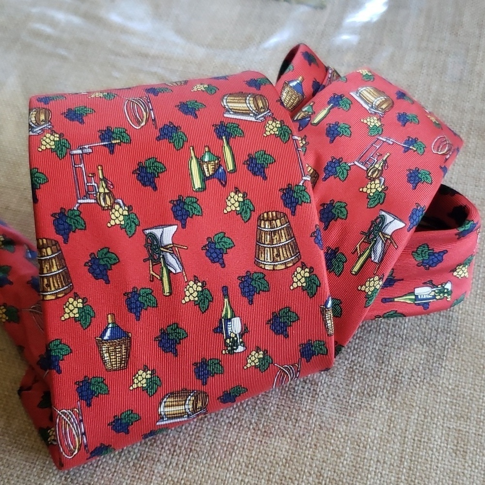 Burberrys red and wine prints mens tie